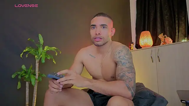 LincomAmith online show from November 2025 10:26:02 PM