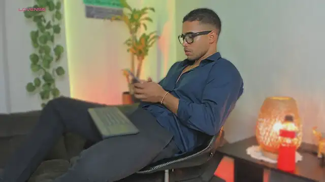 Snapshot of LincomAmith chatting on February 2025 04:50:01 AM LincomAmith online show from February 2025 04:50:01 AM