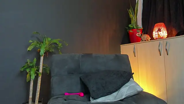 LincomAmith online show from October 2025 04:11:02 AM