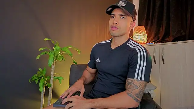 LincomAmith online show from November 2025 01:21:01 AM