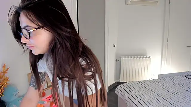 GoodGirll2133 online show from September 2025 06:58:02 PM