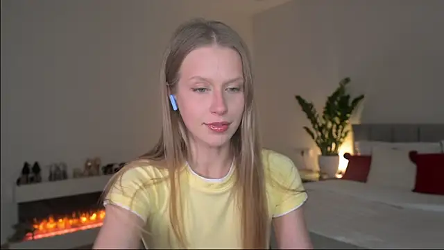 ella twinkl online show from April 2026 09:01:02 PM