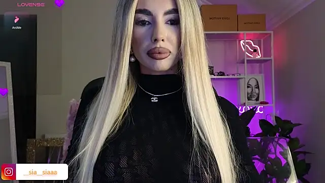ArianaArianna online show from April 2026 09:30:02 PM