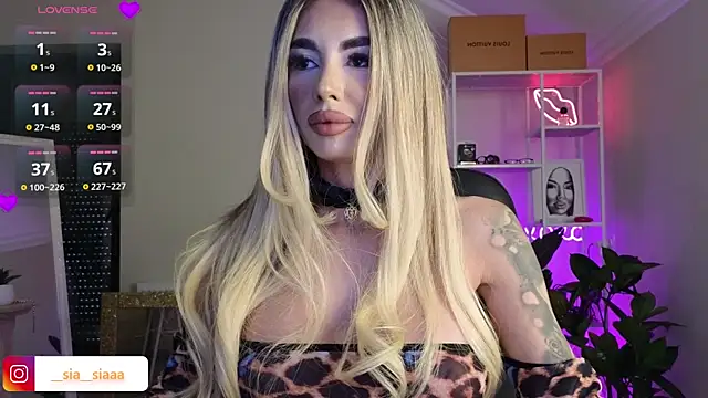 ArianaArianna online show from April 2026 05:00:02 PM