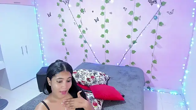 Snapshot of ambersmitx chatting on March 2025 10:45:02 PM ambersmitx online show from March 2025 10:45:02 PM