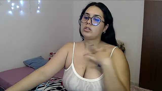 Snapshot of zaritagape21 chatting on October 2025 03:29:02 AM zaritagape21 online show from October 2025 03:29:02 AM