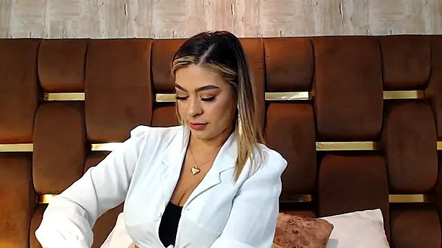 JoannaStanford online show from September 2025 07:38:01 PM