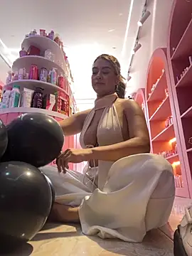 JoannaStanford online show from November 2025 06:30:02 PM