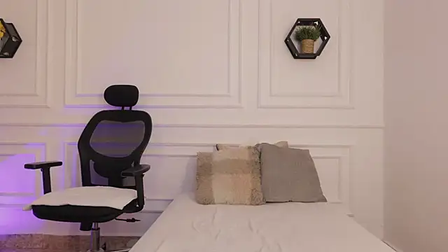 Snapshot of meloddysky chatting on February 2026 04:05:02 PM meloddysky online show from February 2026 04:05:02 PM