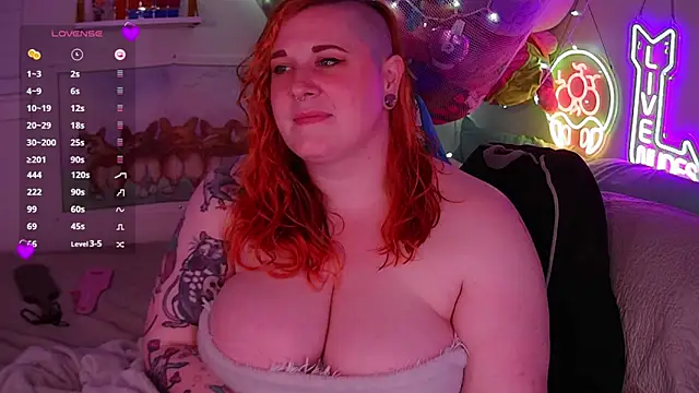 Snapshot of opalreigning chatting on June 2026 08:55:01 AM opalreigning online show from June 2026 08:55:01 AM