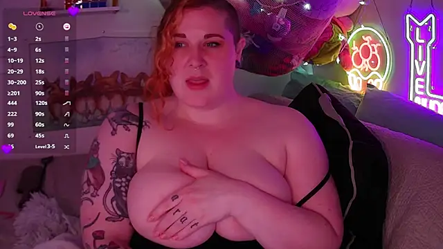 Snapshot of opalreigning chatting on June 2026 08:42:01 AM opalreigning online show from June 2026 08:42:01 AM