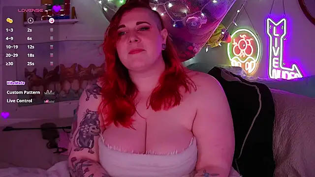 Snapshot of opalreigning chatting on November 2025 11:48:03 AM opalreigning online show from November 2025 11:48:03 AM