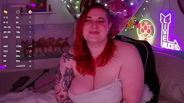 Snapshot of opalreigning chatting on November 2025 12:28:01 PM opalreigning online show from November 2025 12:28:01 PM