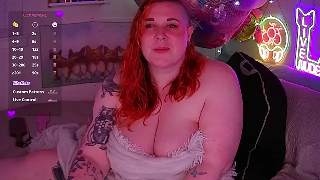 Snapshot of opalreigning chatting on June 2026 09:51:01 AM opalreigning online show from June 2026 09:51:01 AM