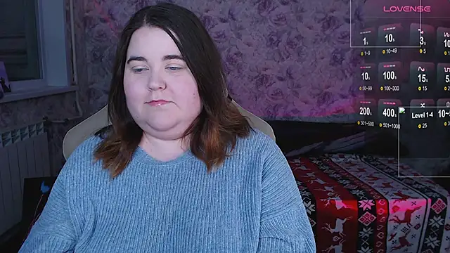 Estelle Hicks online show from November 2025 06:25:01 PM