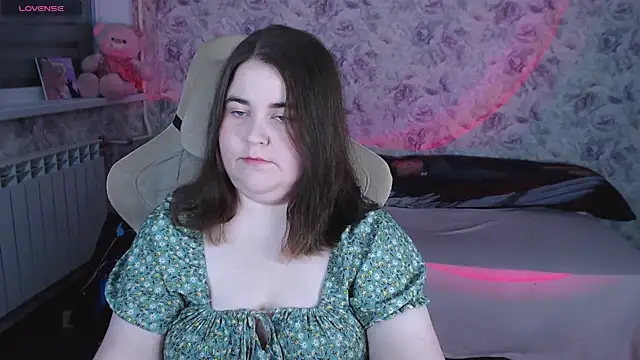 Estelle Hicks online show from May 2026 07:11:02 PM