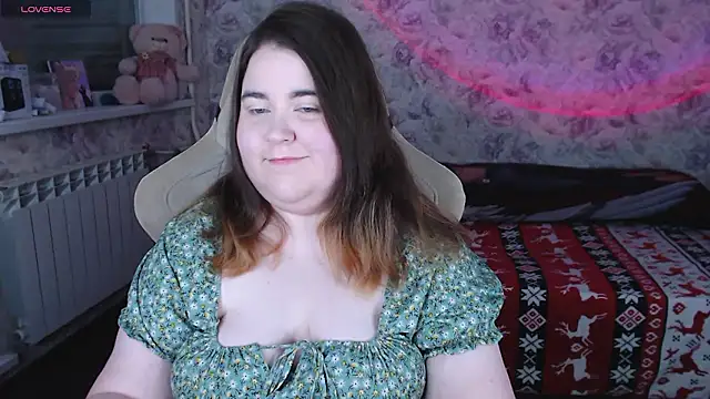 Estelle Hicks online show from February 2026 06:26:02 PM