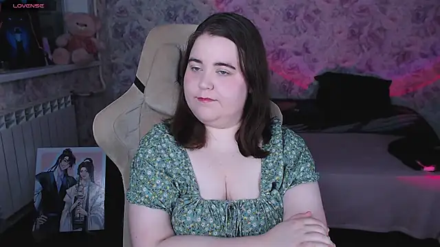 Estelle Hicks online show from July 2026 07:13:02 PM