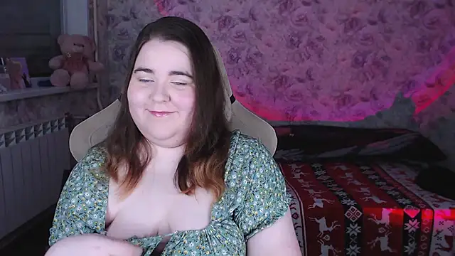 Estelle Hicks online show from February 2026 06:42:01 PM