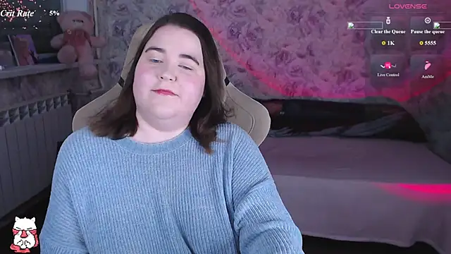 Estelle Hicks online show from April 2026 06:45:02 PM