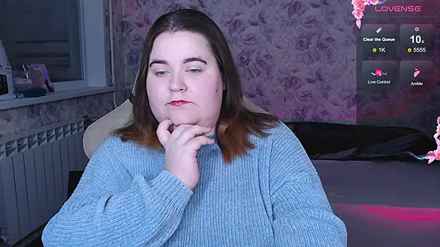 Estelle Hicks online show from October 2025 06:09:02 PM