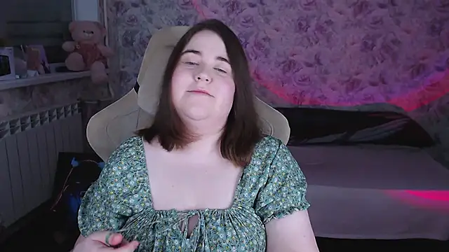 Estelle Hicks online show from April 2026 06:56:01 PM