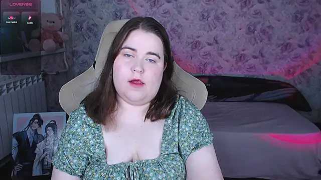 Estelle Hicks online show from June 2026 07:22:02 PM