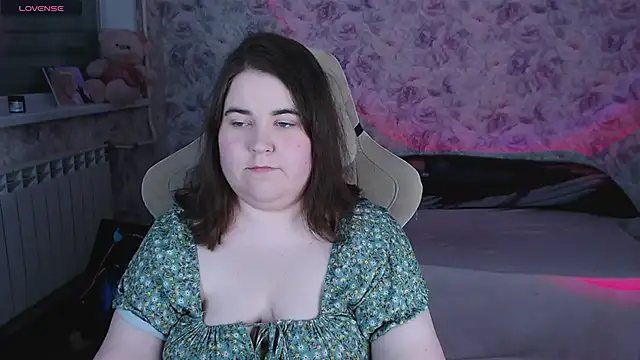 Estelle Hicks online show from May 2026 06:56:01 PM