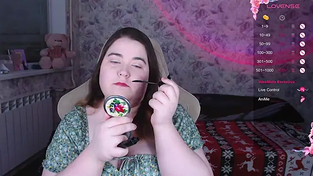 Estelle Hicks online show from January 2026 06:33:01 PM