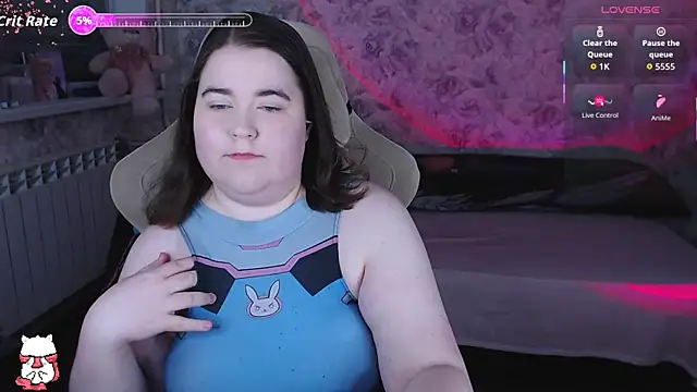 Estelle Hicks online show from April 2026 06:36:01 PM