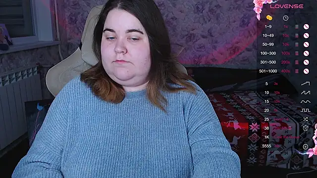 Estelle Hicks online show from November 2025 06:22:01 PM