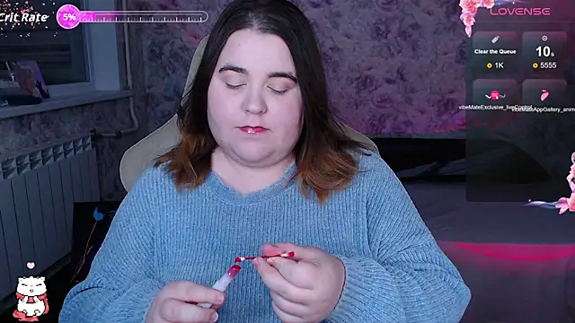 Estelle Hicks online show from October 2025 06:18:02 PM