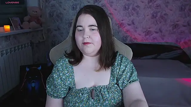 Estelle Hicks online show from May 2026 07:09:01 PM