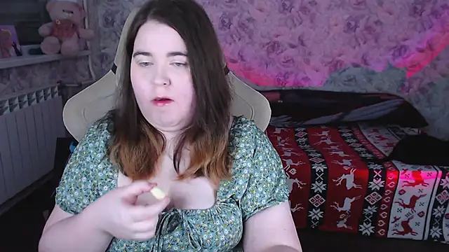 Estelle Hicks online show from February 2026 06:30:01 PM