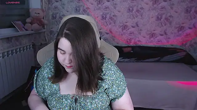 Estelle Hicks online show from May 2026 07:16:01 PM