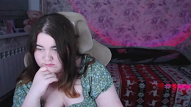 Estelle Hicks online show from February 2026 06:31:01 PM