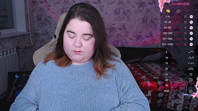 Estelle Hicks online show from November 2025 06:12:02 PM