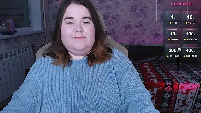 Estelle Hicks online show from November 2025 06:22:02 PM