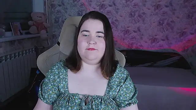 Estelle Hicks online show from April 2026 06:53:02 PM