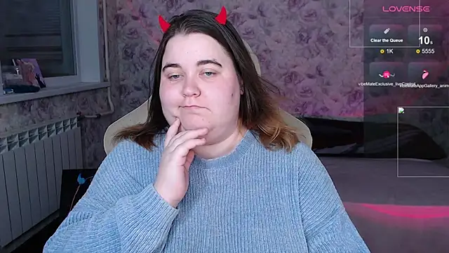 Estelle Hicks online show from October 2025 06:30:02 PM