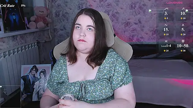 Estelle Hicks online show from June 2026 07:24:01 PM