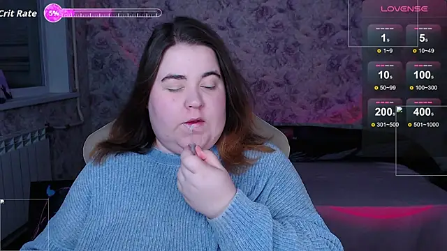 Estelle Hicks online show from October 2025 06:18:01 PM