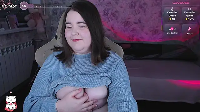 Estelle Hicks online show from April 2026 06:44:02 PM