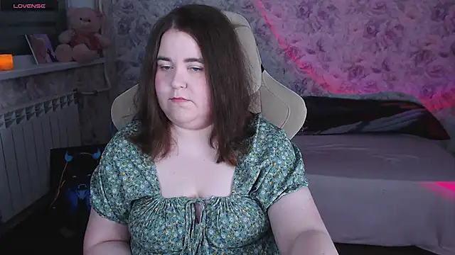 Estelle Hicks online show from May 2026 06:58:01 PM