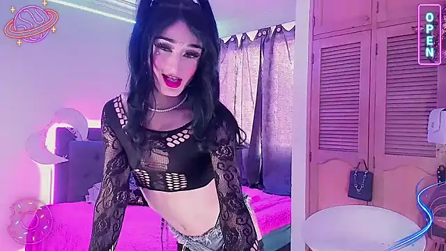 Snapshot of LittleEmmaa chatting on December 2024 05:32:02 PM LittleEmmaa online show from December 2024 05:32:02 PM