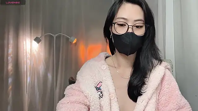 Snapshot of _minji_bae chatting on January 2026 06:04:02 PM minji bae online show from January 2026 06:04:02 PM
