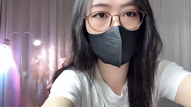 Snapshot of _minji_bae chatting on April 2026 03:03:01 PM minji bae online show from April 2026 03:03:01 PM