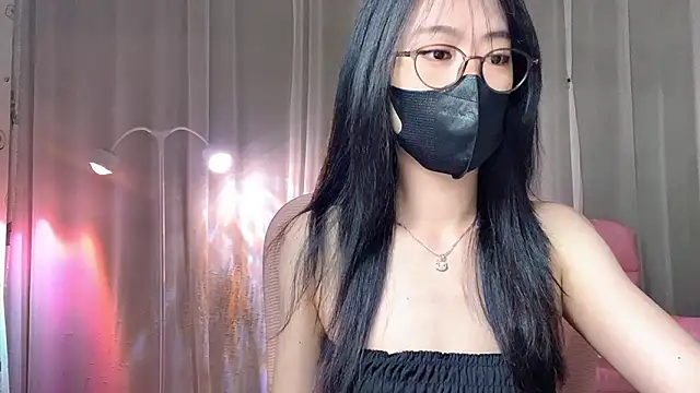 Snapshot of _minji_bae chatting on April 2026 05:25:01 PM minji bae online show from April 2026 05:25:01 PM