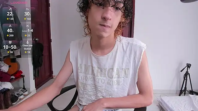 Danni boy online show from December 2025 01:17:02 PM