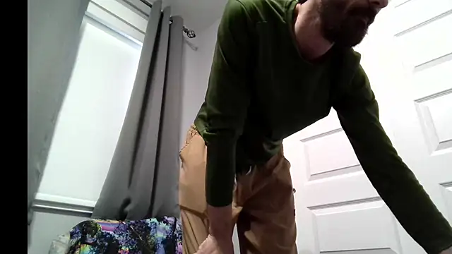 Snapshot of slendt94 chatting on November 2025 01:58:02 PM slendt94 online show from November 2025 01:58:02 PM